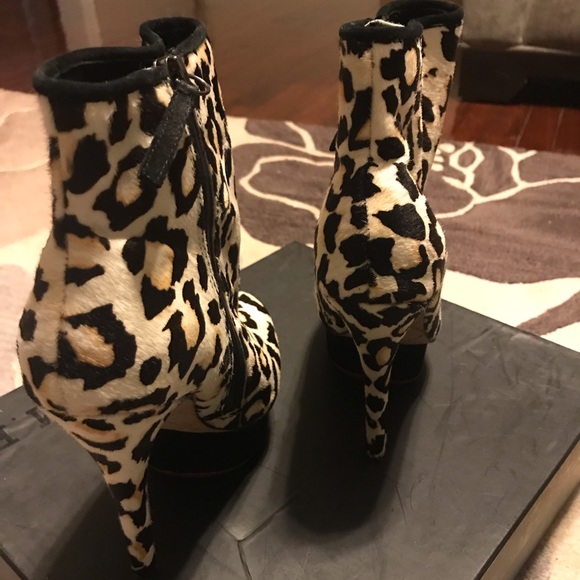 L.A.M.B Leopard Fur ankle boots - Picture 2 of 8